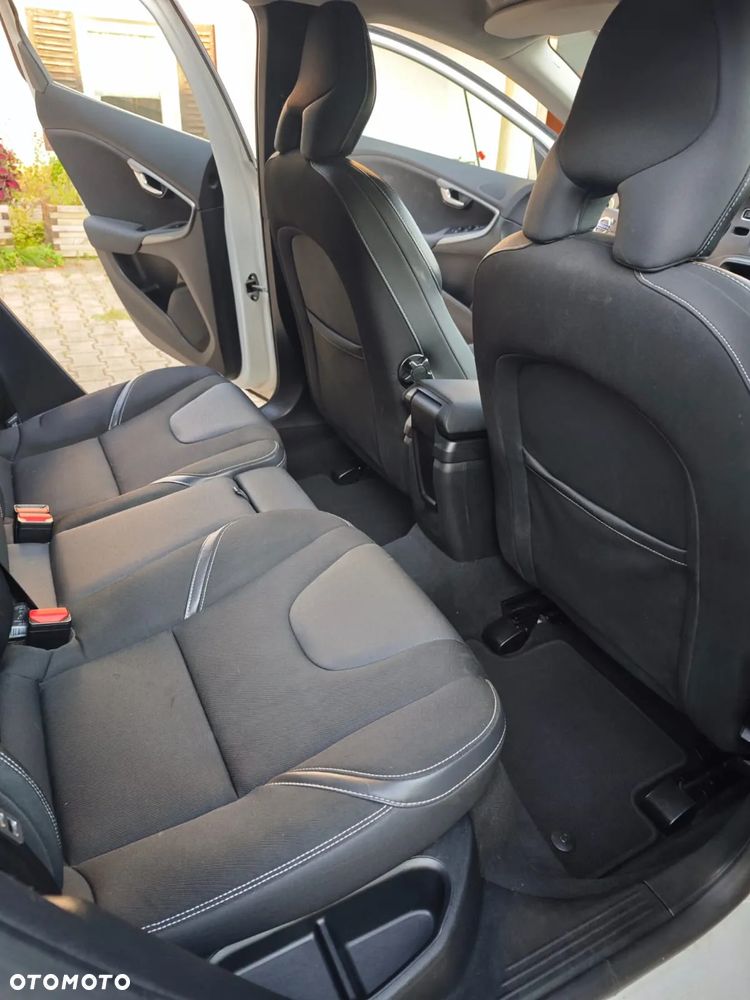 Volvo V40 D2 Drive-E Base - 19