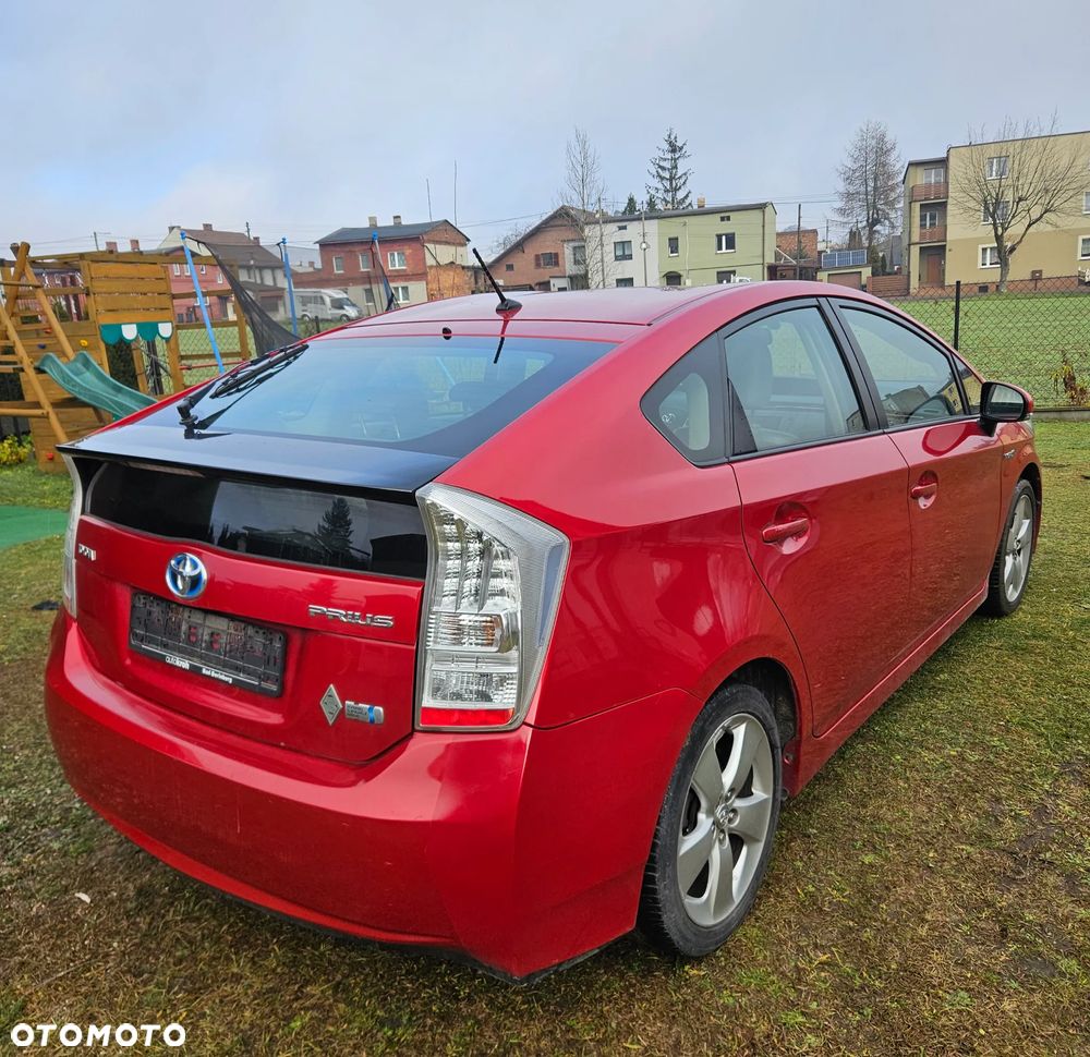 Toyota Prius (Hybrid) Executive - 3