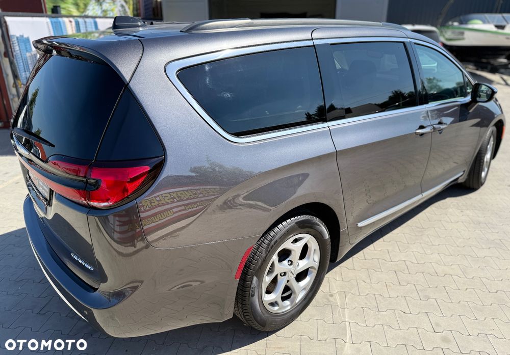 Chrysler Pacifica - 12