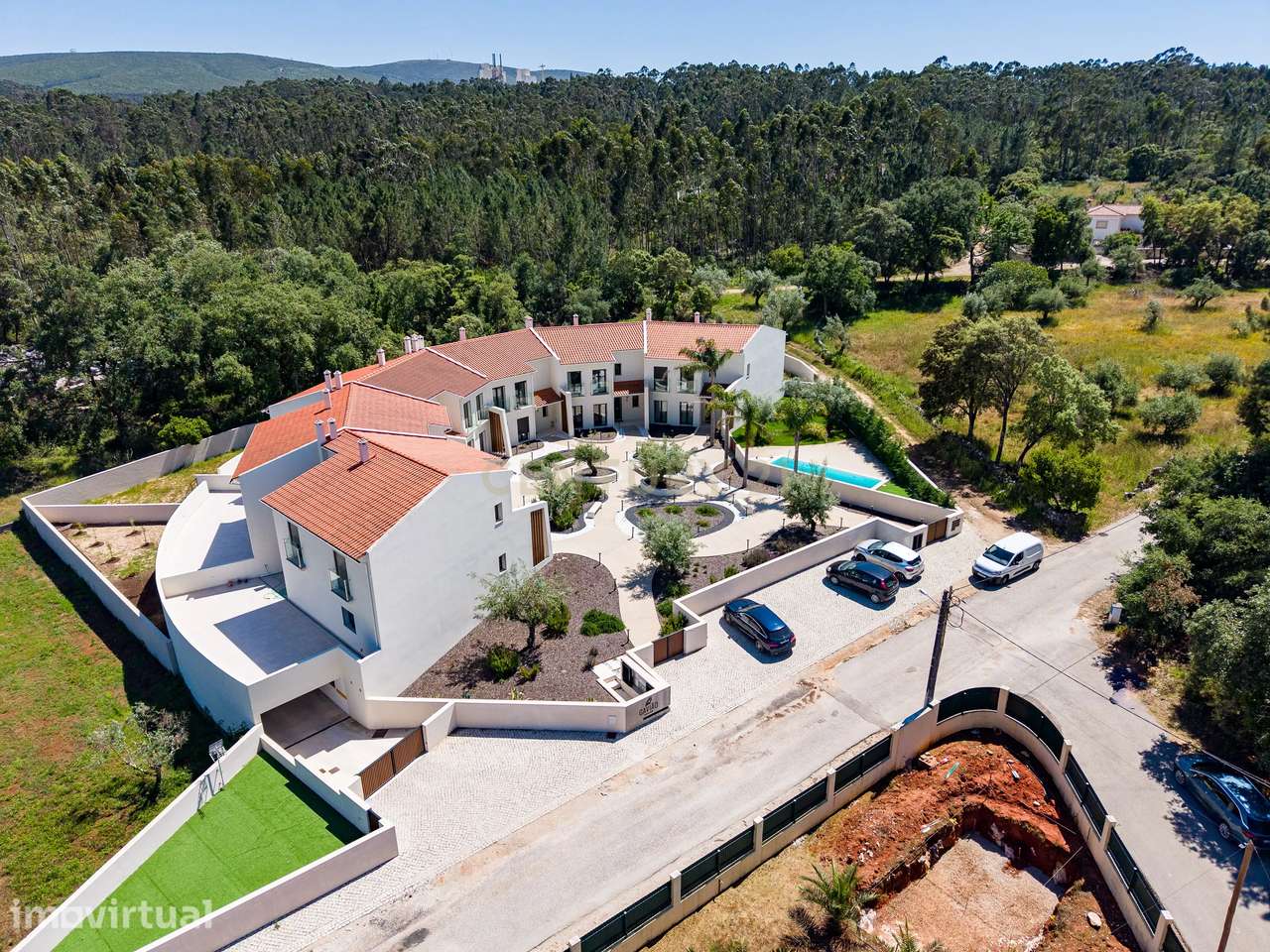 Moradia T3 geminada | 3 pisos | Piscina | Fátima, Ourém. - Grande imagem: 5/49