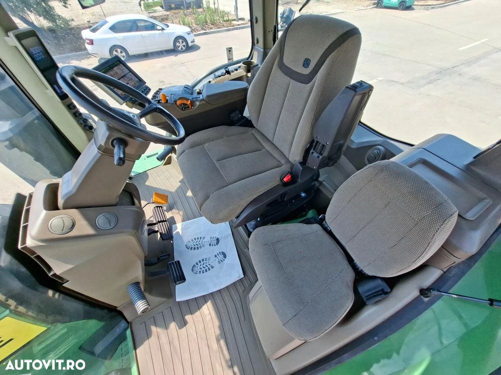 John Deere 8R 310  4x4 - 30