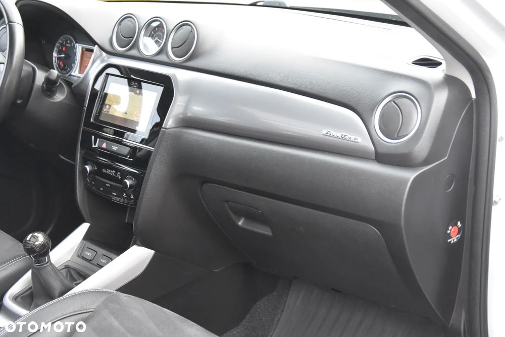 Suzuki Vitara 1.6 Premium 4WD - 24