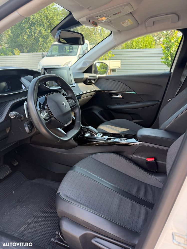 Peugeot 208 1.2 L PureTech STT EAT8 Allure - 16