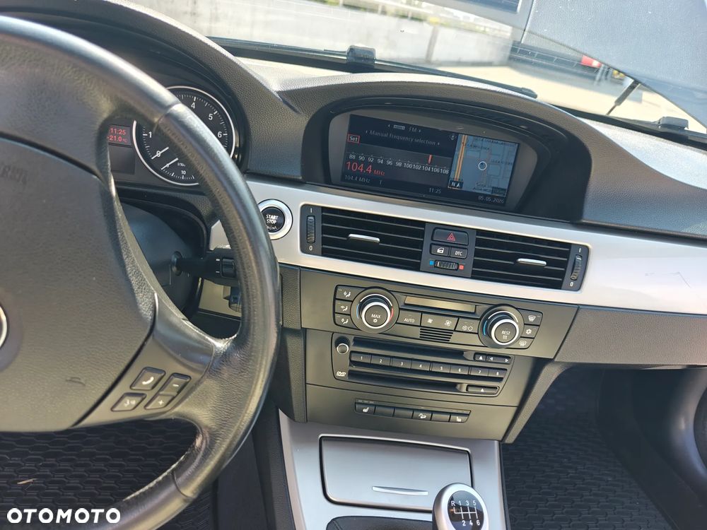 BMW Seria 3 325xi - 27