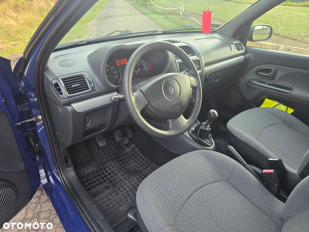 Renault Clio - 8