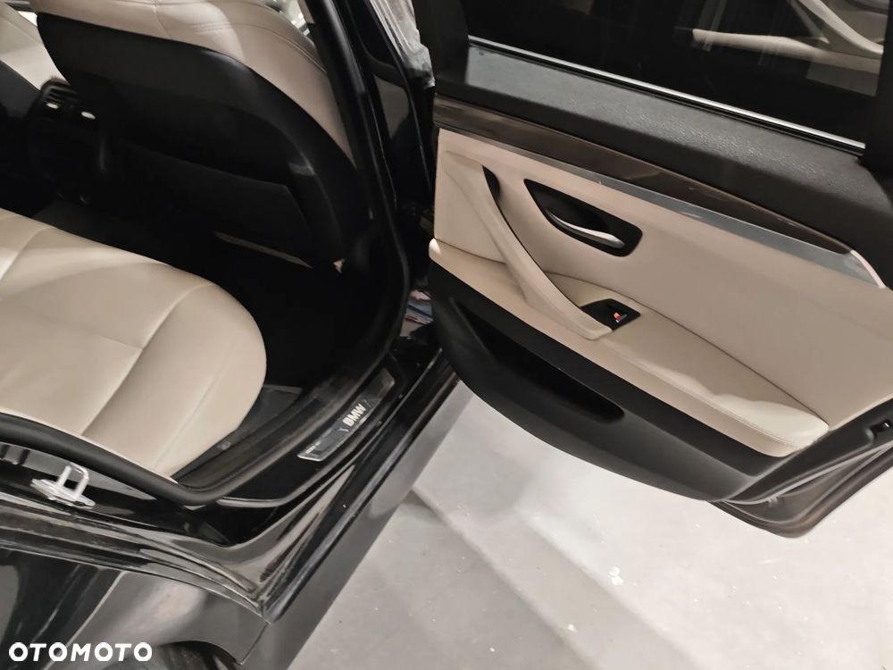 BMW Seria 5 525d xDrive Modern Line - 16