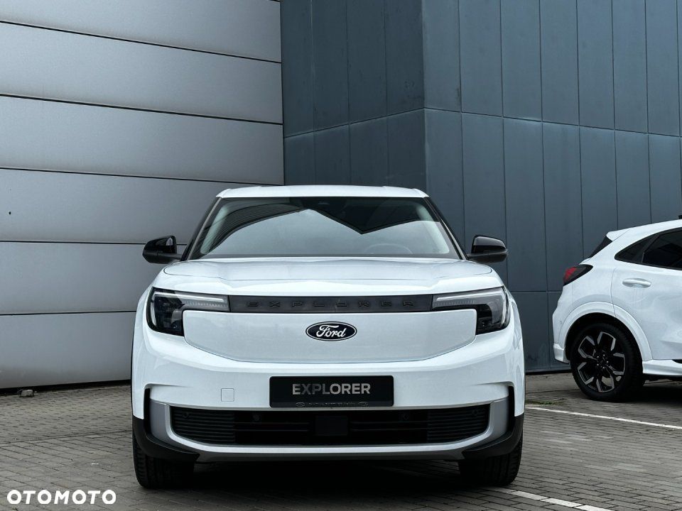 Ford Explorer - 2