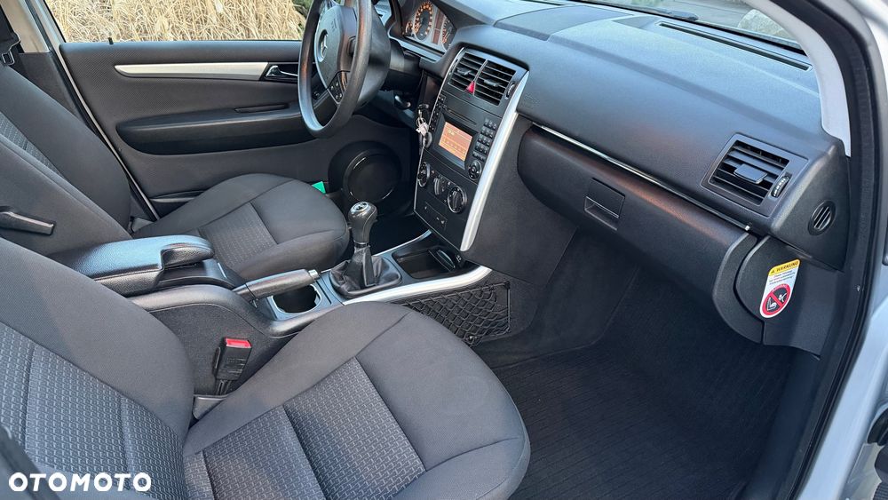 Mercedes-Benz Klasa B 180 BlueEFFICIENCY SPORT EDITION - 9