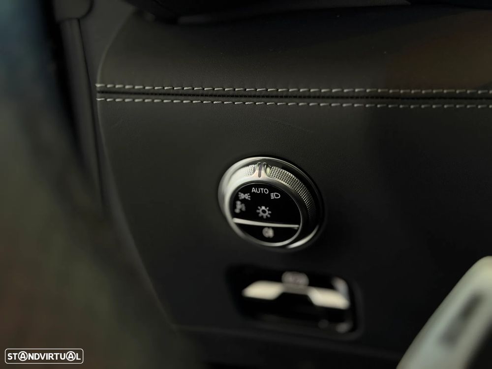 Mercedes-Benz SL 63 AMG 4Matic+ - 36
