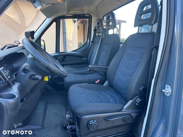 Iveco 35C16 wywrotka + hds 2700 kg - 10