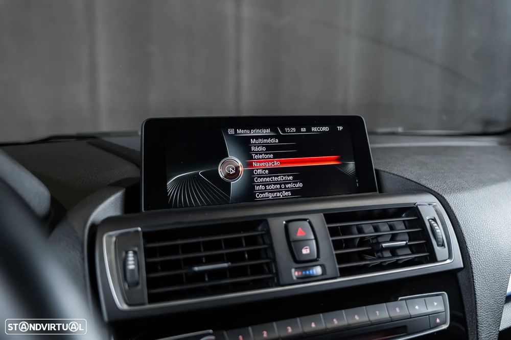 BMW M135i xDrive - 18