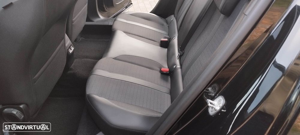 Peugeot e-2008 50 kWh Allure - 25