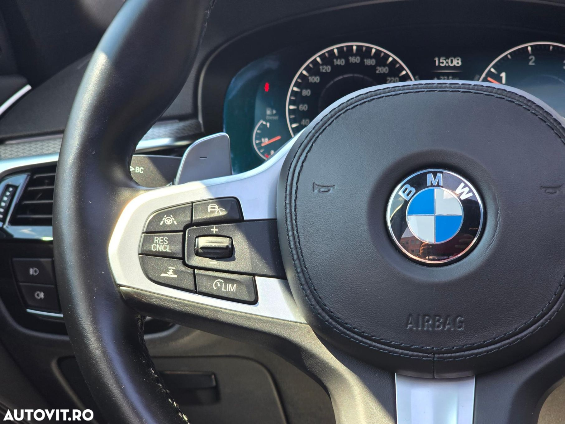 BMW Seria 5 520d xDrive AT - 15