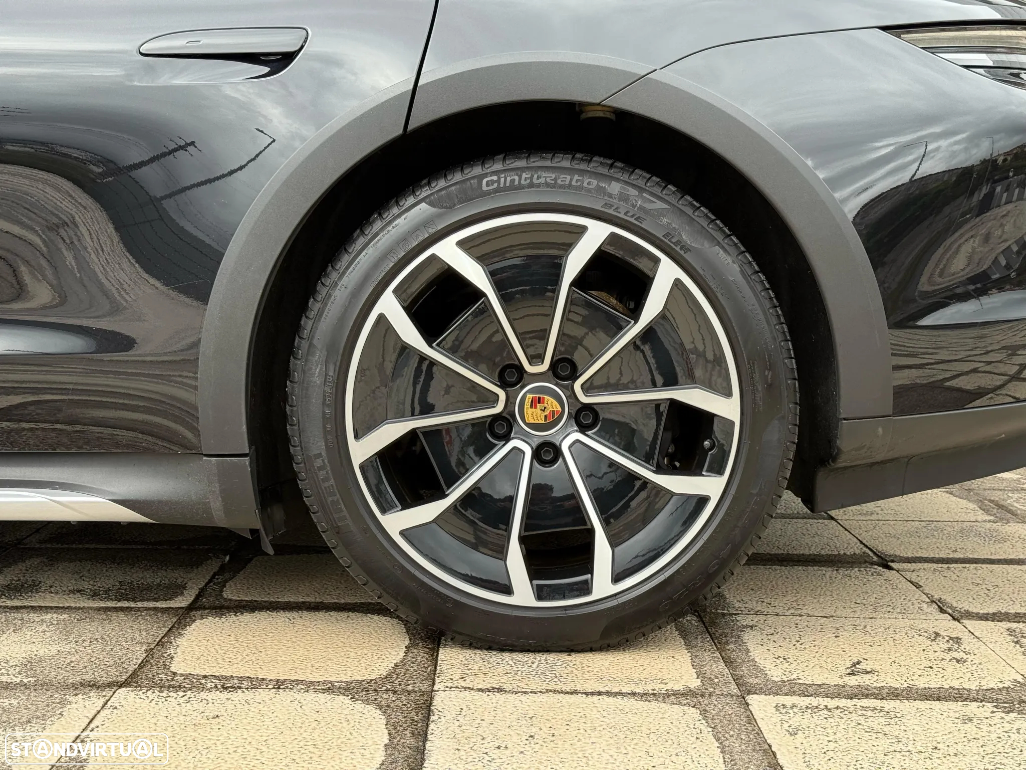 Porsche Taycan Cross Turismo 4 - 8