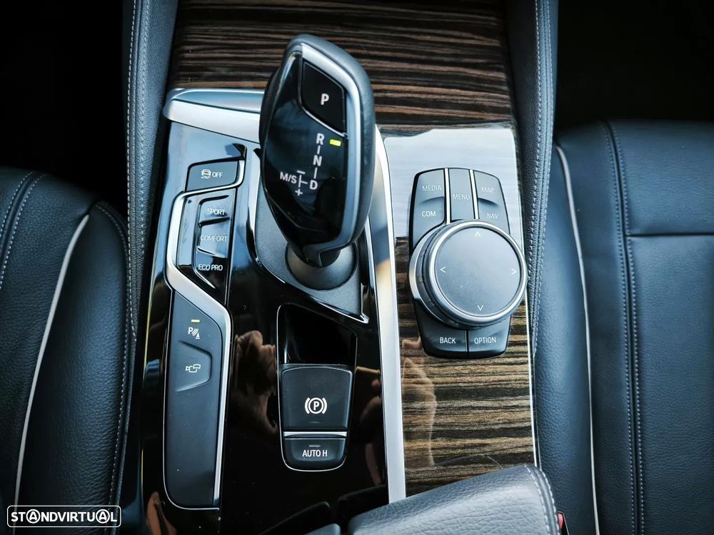 BMW 520 d Line Luxury Auto - 29