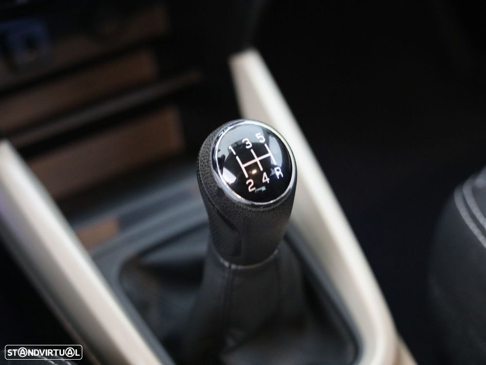 Suzuki Vitara 1.6 VVT GLE - 13