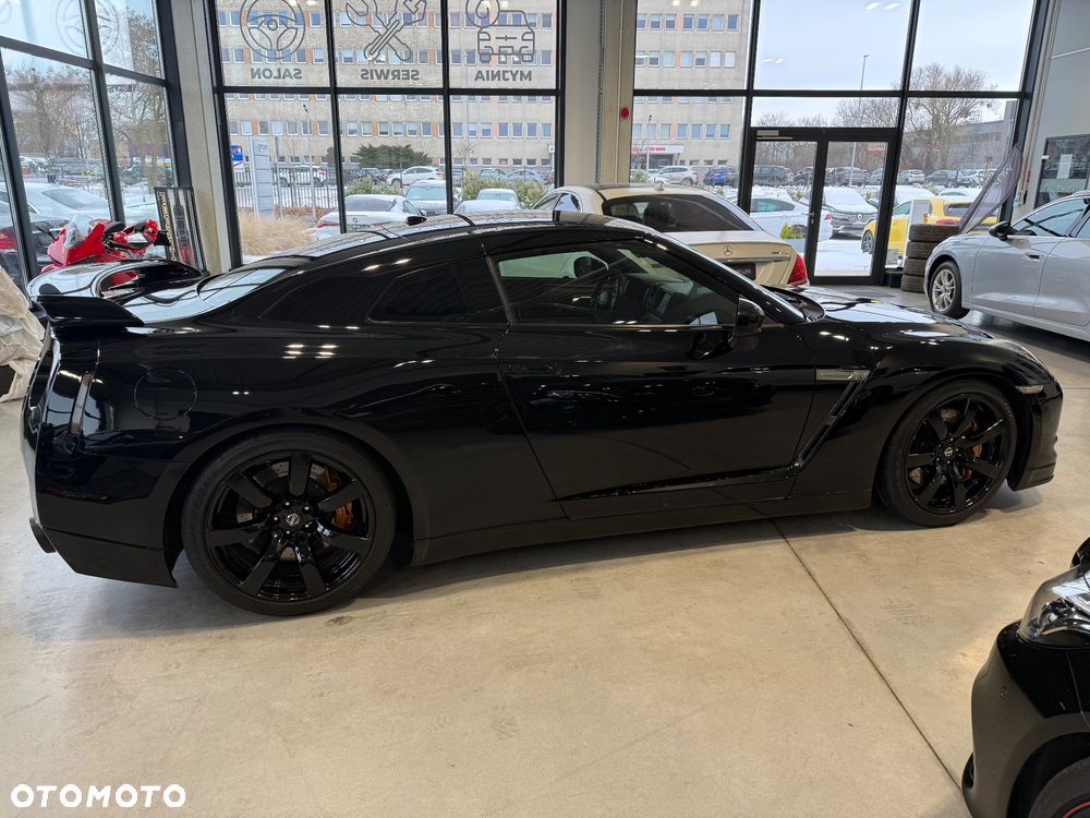 Nissan GT-R Black Edition - 16