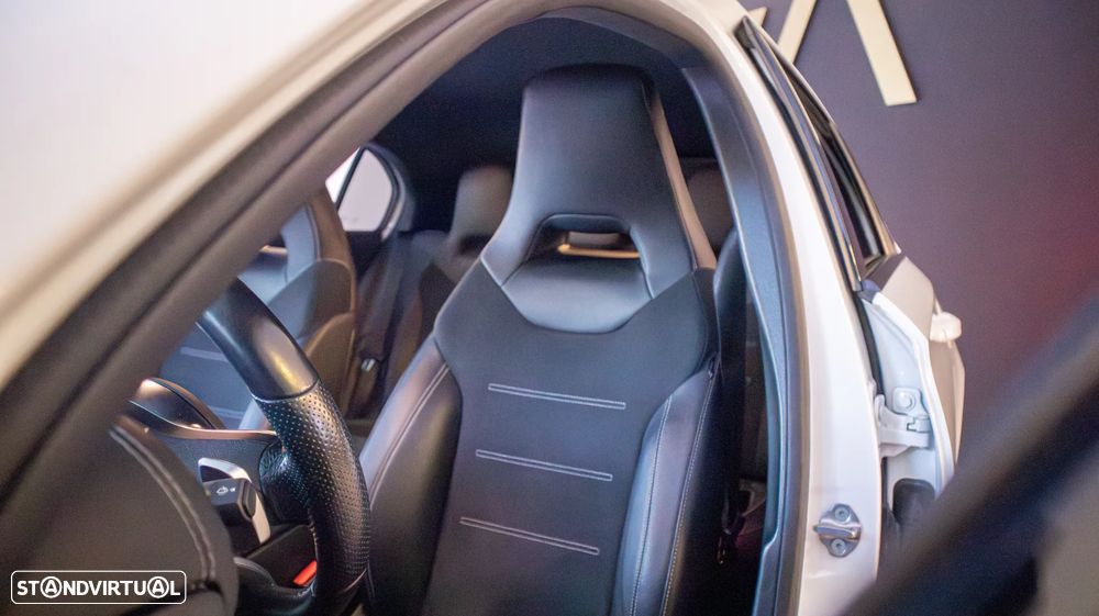 Mercedes-Benz A 250 e AMG Line - 7