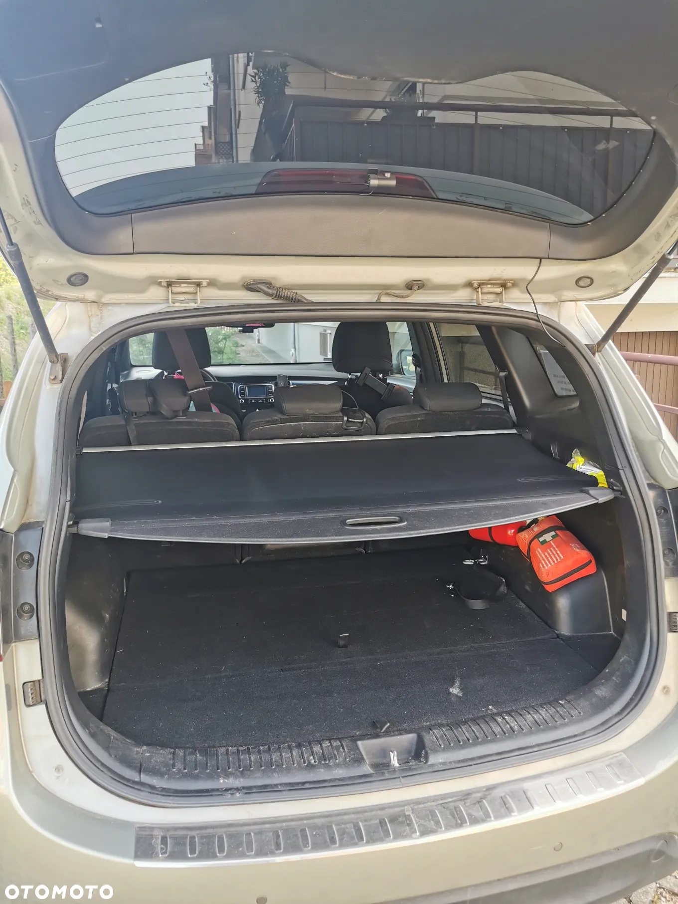 Kia Carens 1.6 GDI L - 8
