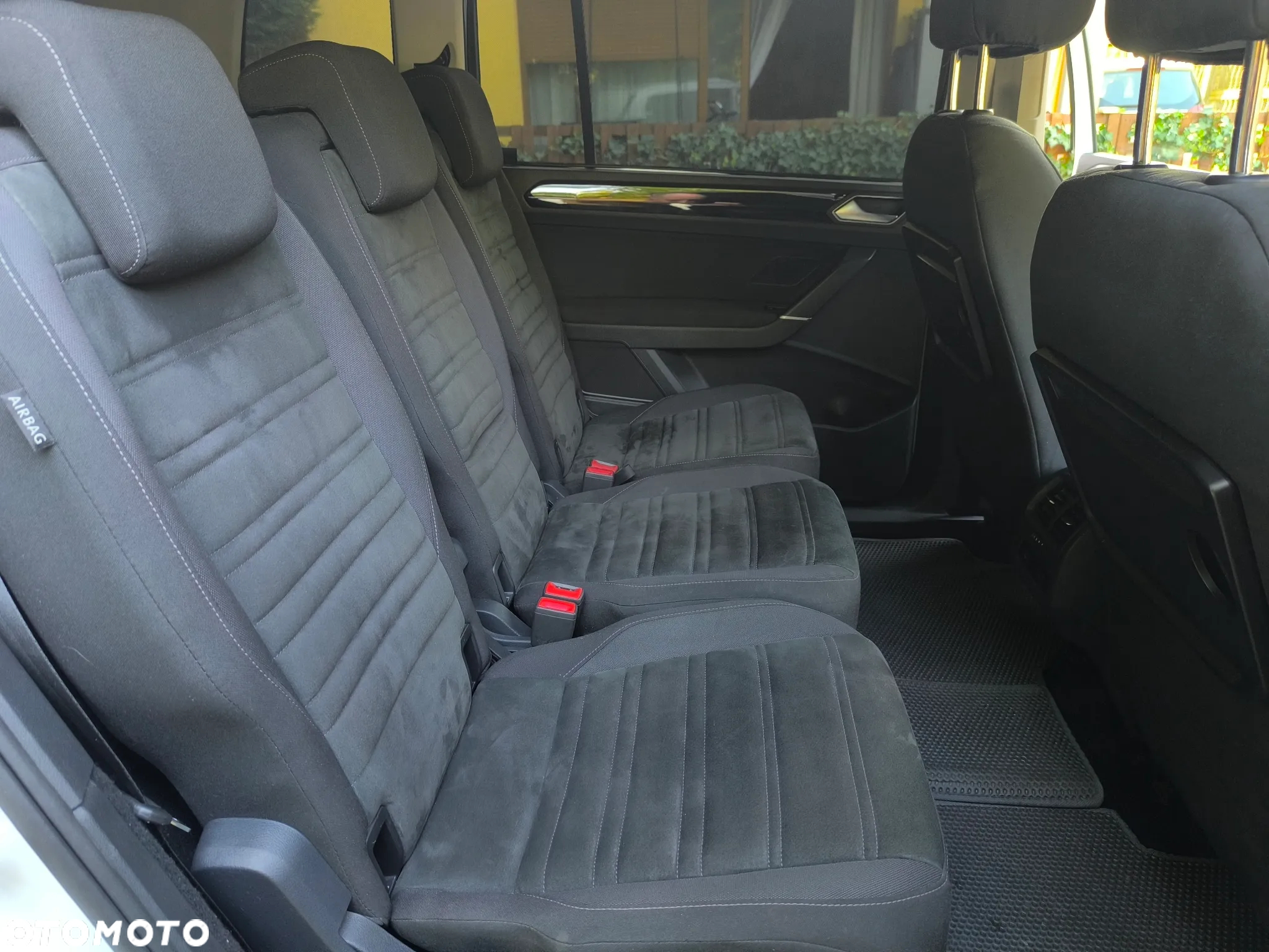 Volkswagen Touran - 16