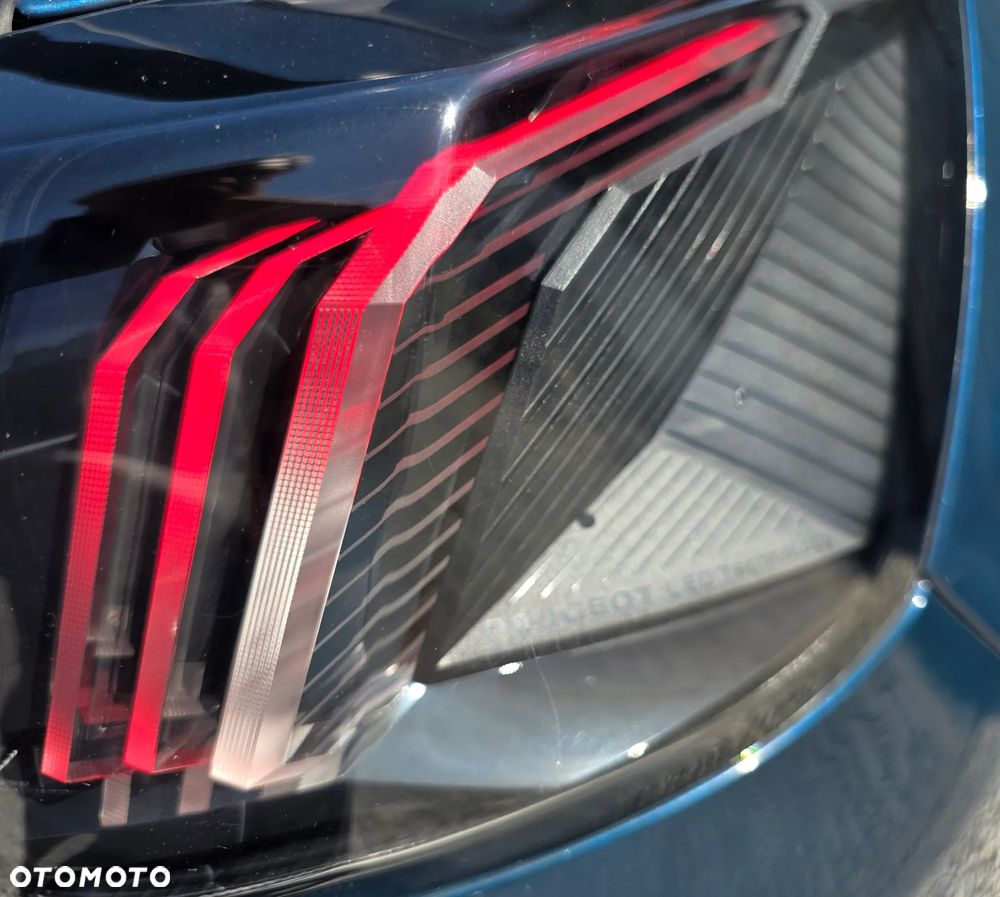 Peugeot 3008 1.6 PureTech Hybrid PHEV Road Trip S&S EAT8 - 22