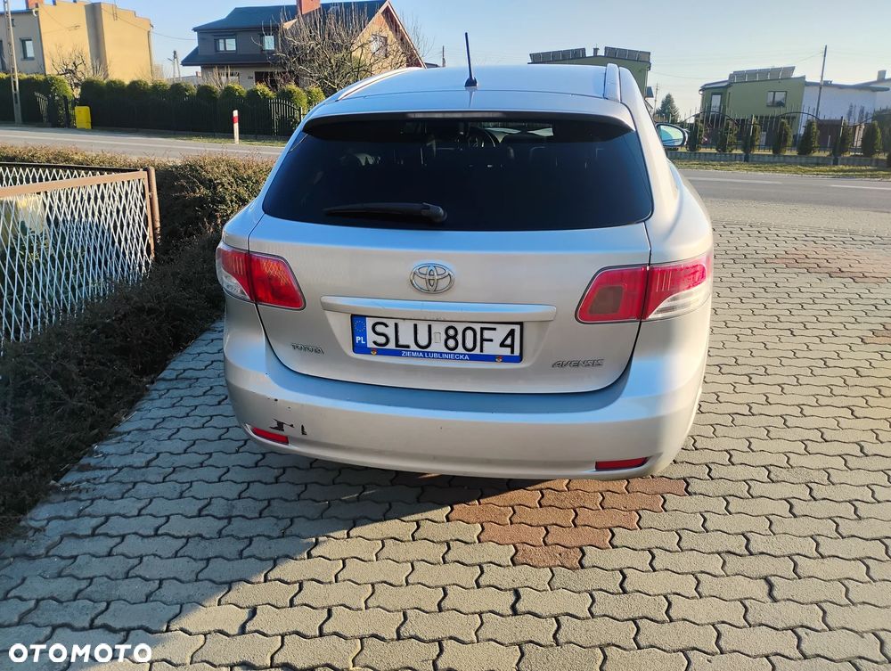 Toyota Avensis 2.0 D-4D Premium - 10