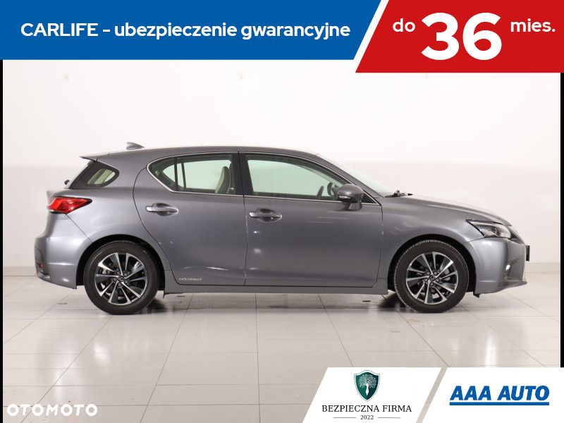 Lexus CT - 7
