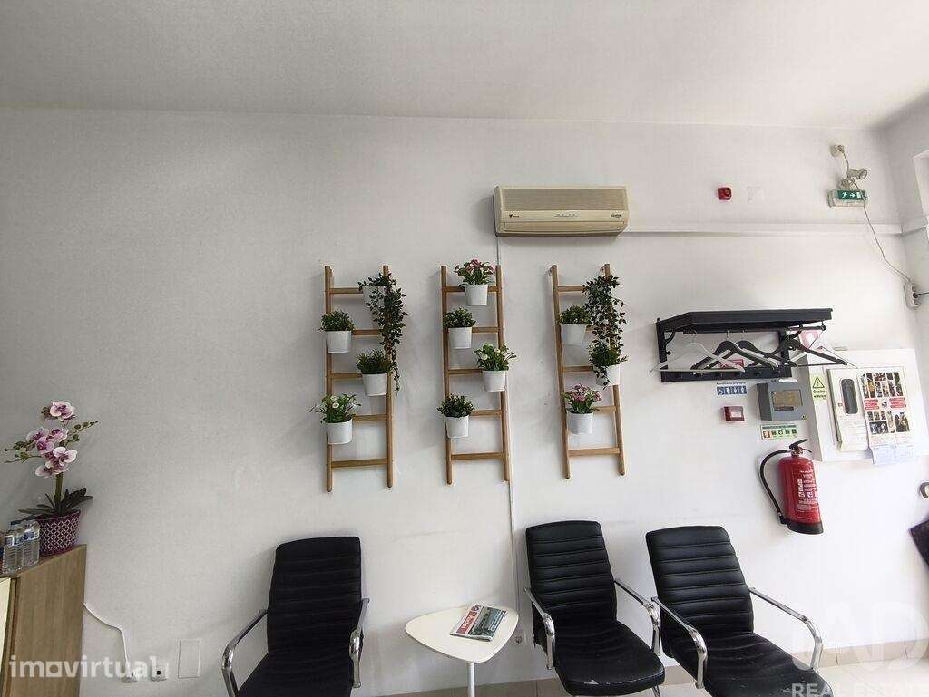 Loja / Estabelecimento Comercial em Avelar de 35,00 m2 - Grande imagem: 4/18