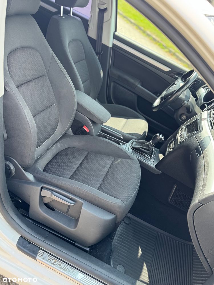 Skoda Superb 2.0 TDI Elegance DSG - 19