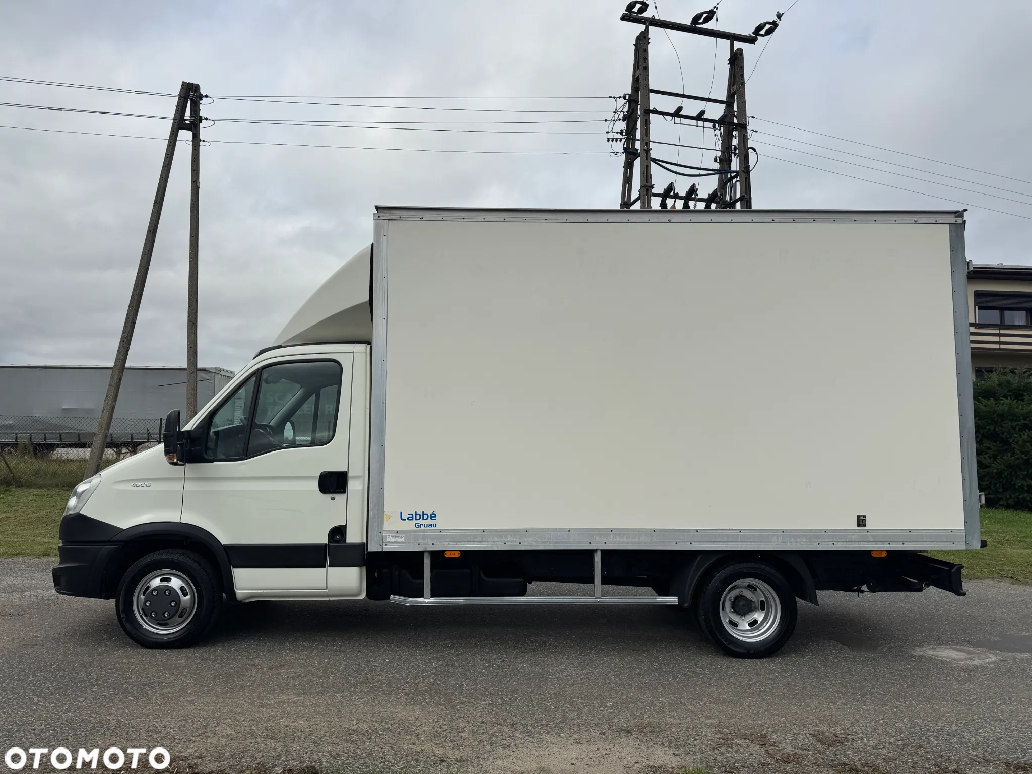 Iveco 35C15 * 3.0 / 150KM * Kontener / Rama * Koła bliźniacze * Rozstaw osi: 4.1m * - 9