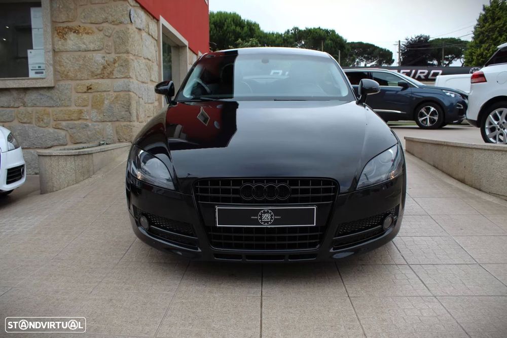 Audi TT Coupé 2.0 TDI quattro S-line — fotografia 2