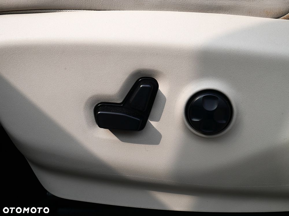 Chrysler Pacifica - 19