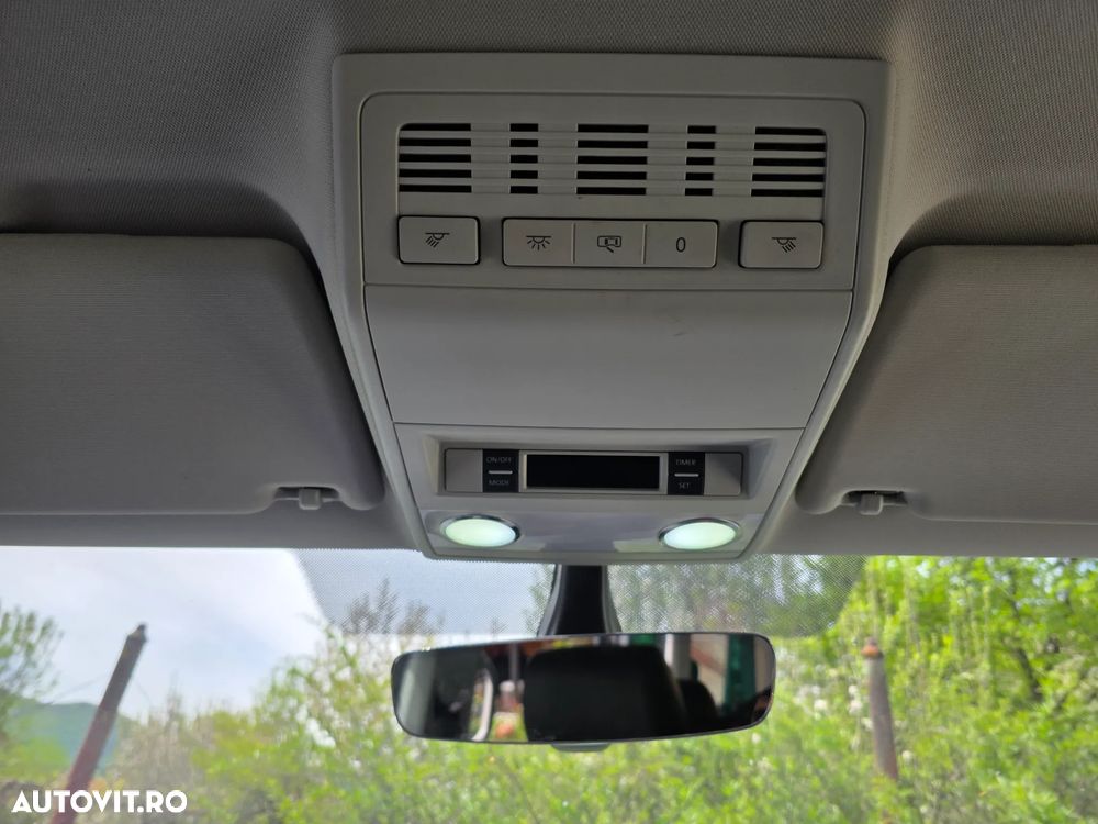 Volkswagen Multivan - 11