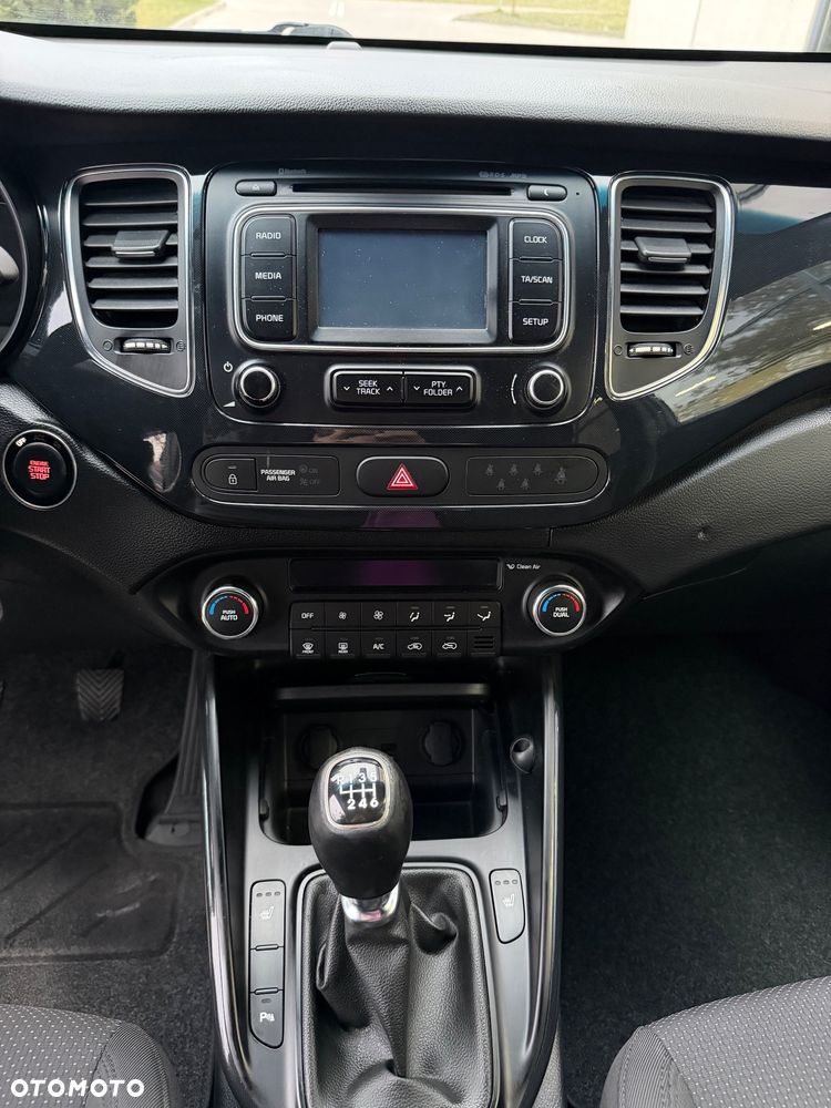 Kia Carens 1.7 CRDi XL 7os - 23