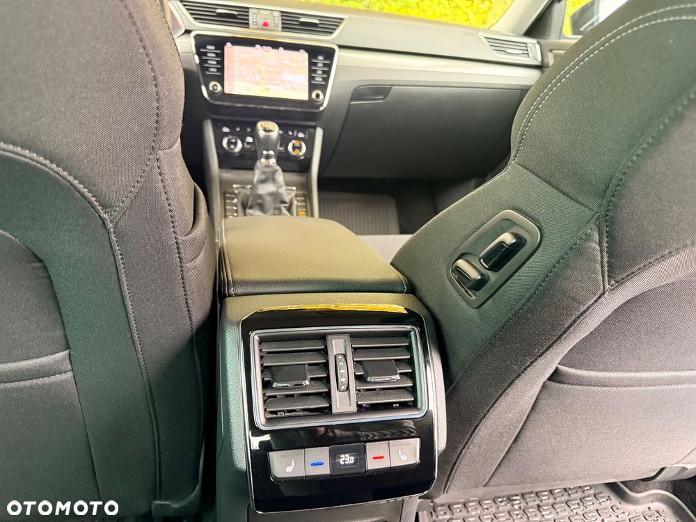 Skoda Superb 2.0 TDI SCR Style - 22