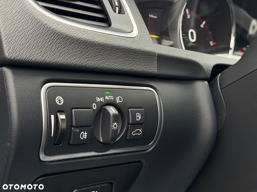Volvo V60 D5 AWD Momentum - 25