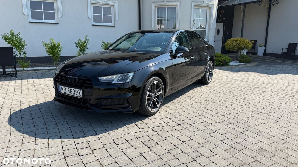 Audi A4 Limousine 40 TFSI S tronic - 4