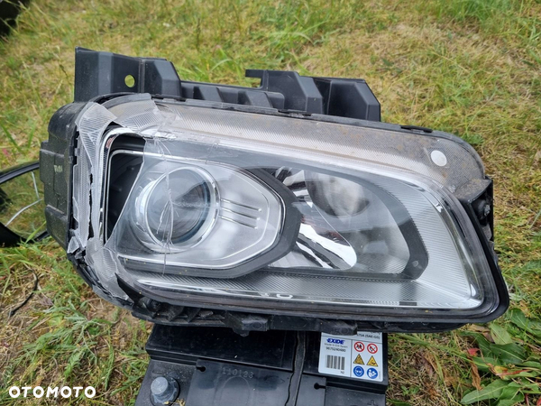 HYUNDAI KONA LAMPA PRAWA PRZÓD PRZEDNIA J9921-21020