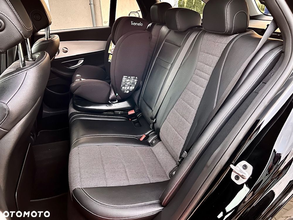 Mercedes-Benz Klasa E 220 d 4Matic 9G-TRONIC Avantgarde - 29