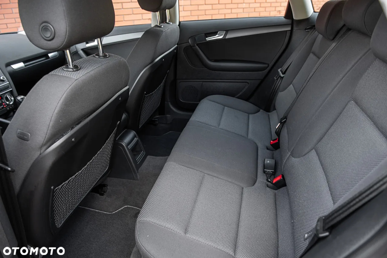 Audi A3 1.8 TFSI Ambiente - 25