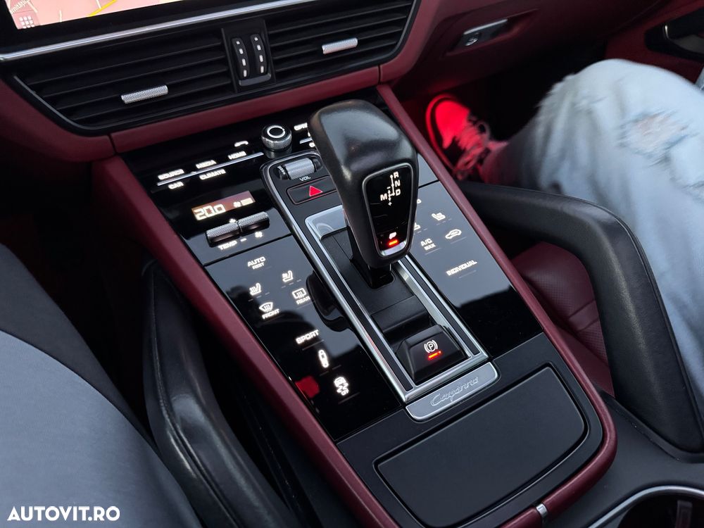 Porsche Cayenne Standard - 17