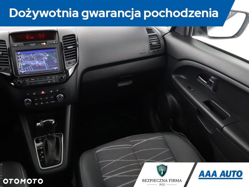 Kia Venga - 10