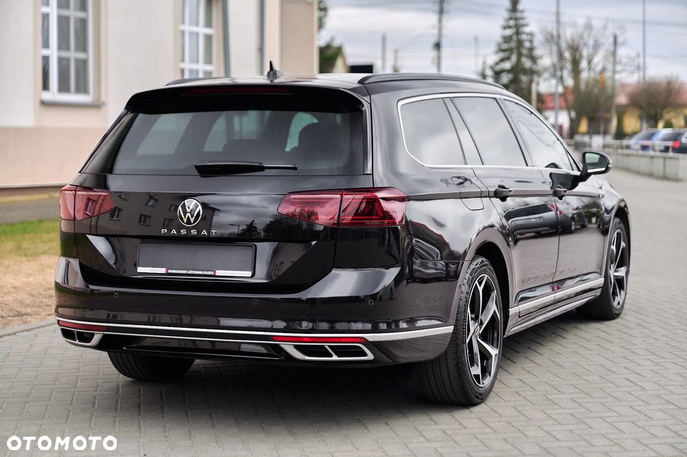 Volkswagen Passat Variant 2.0 TDI SCR DSG R-Line - 12