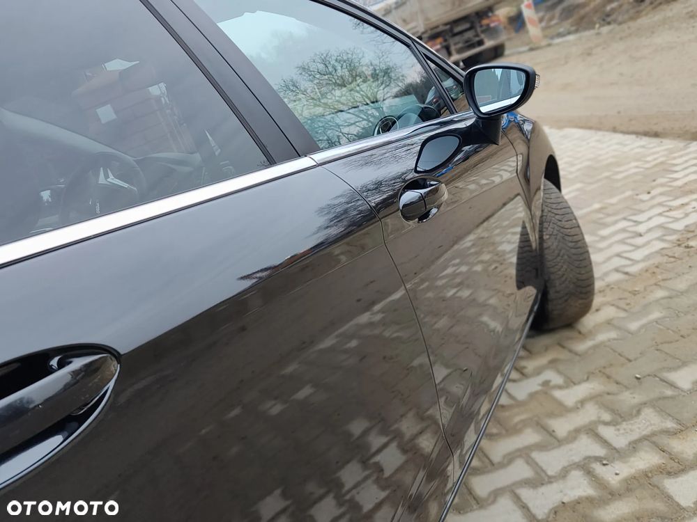 Ford Fiesta 1.0 EcoBoost S&S TITANIUM X - 11