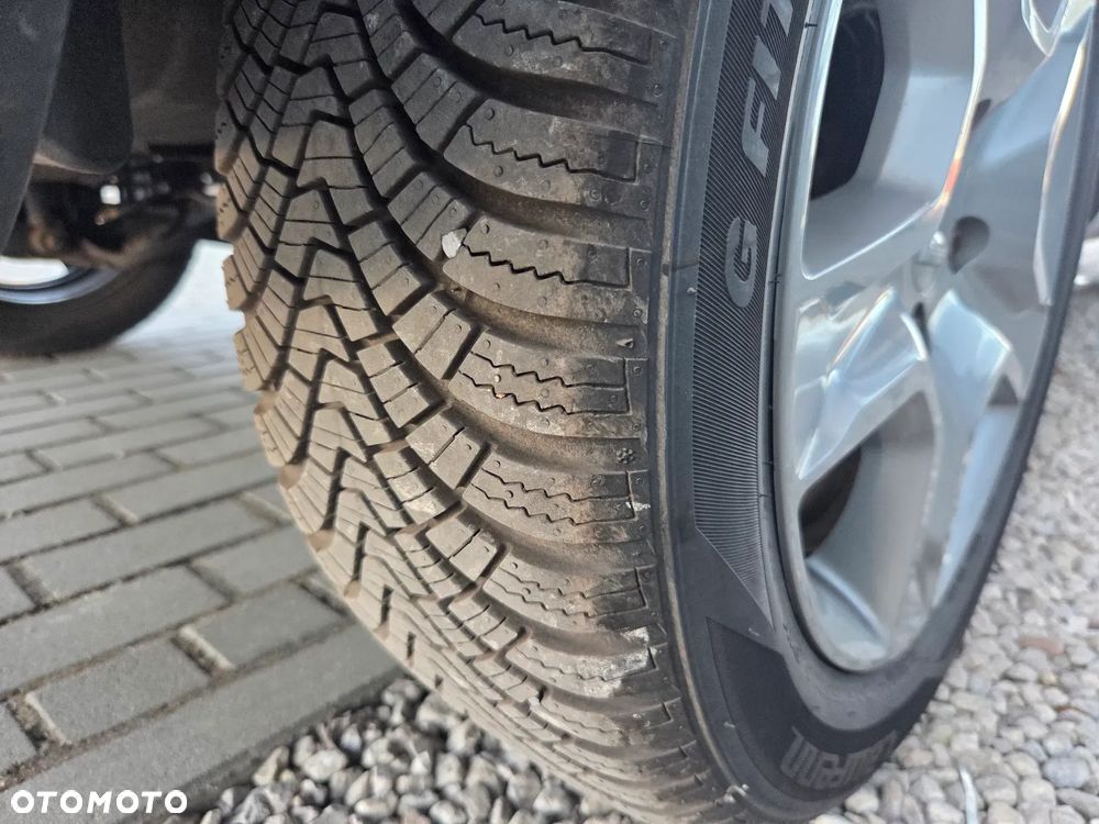 Dacia Logan TCe 90 (S&S) Stepway - 9