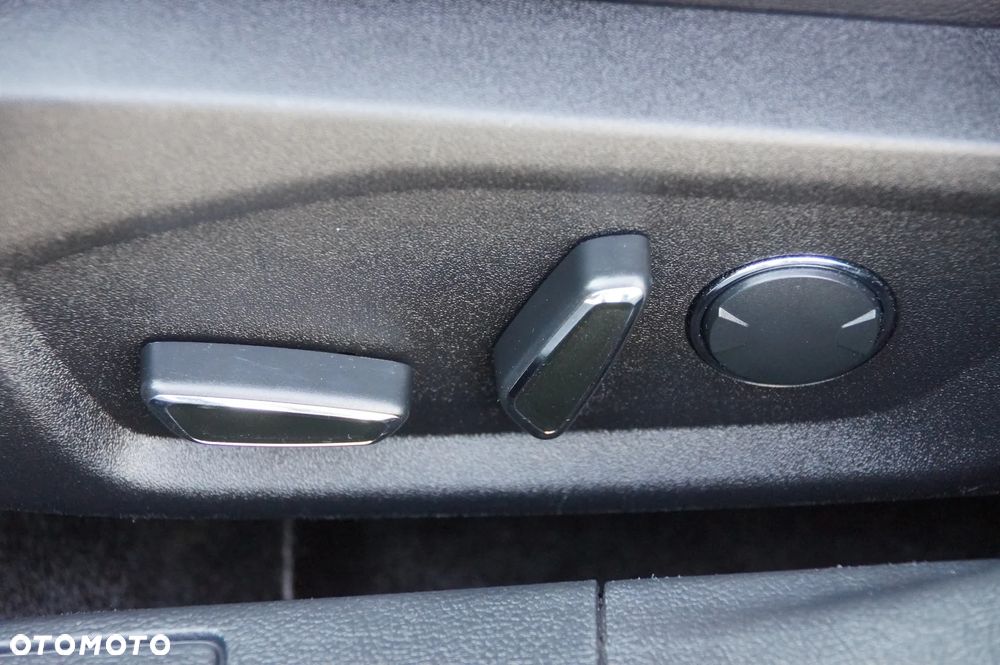Ford Mondeo 2.0 EcoBoost Titanium - 26