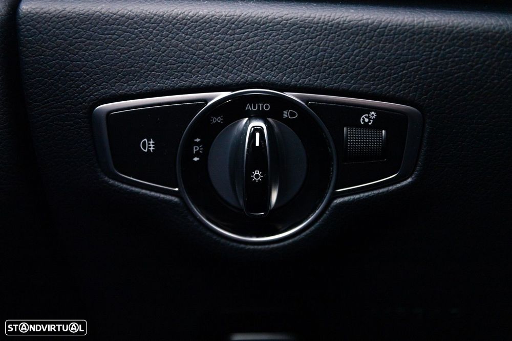 Mercedes-Benz E 300 e AMG Line - 25