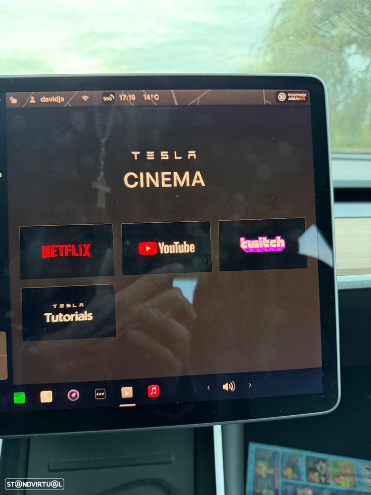 Tesla Model 3 Long-Range Dual Motor AWD - 17