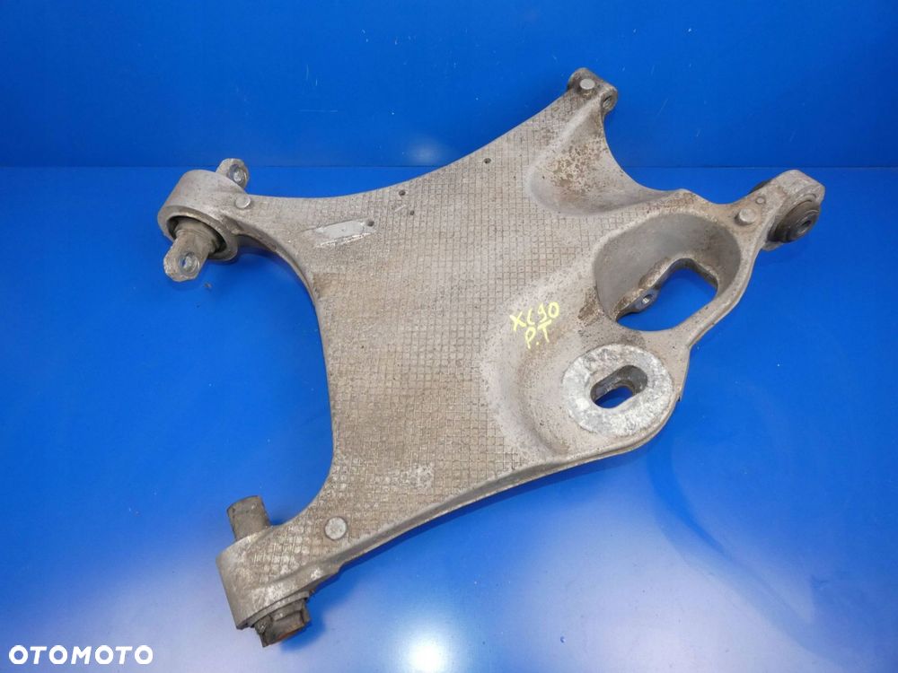 VOLVO XC90 II WAHACZ PRAWY TYŁ TYLNY - 2