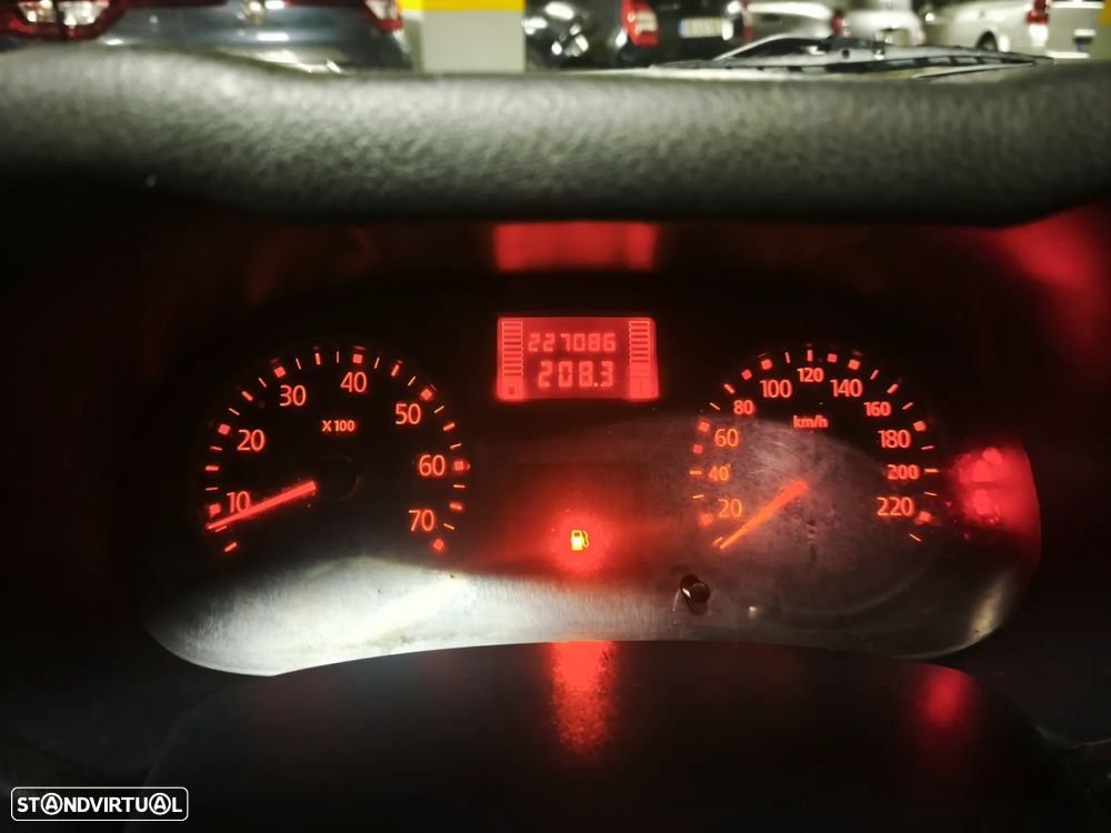 Renault Clio 1.2 Pack Authentique - 9